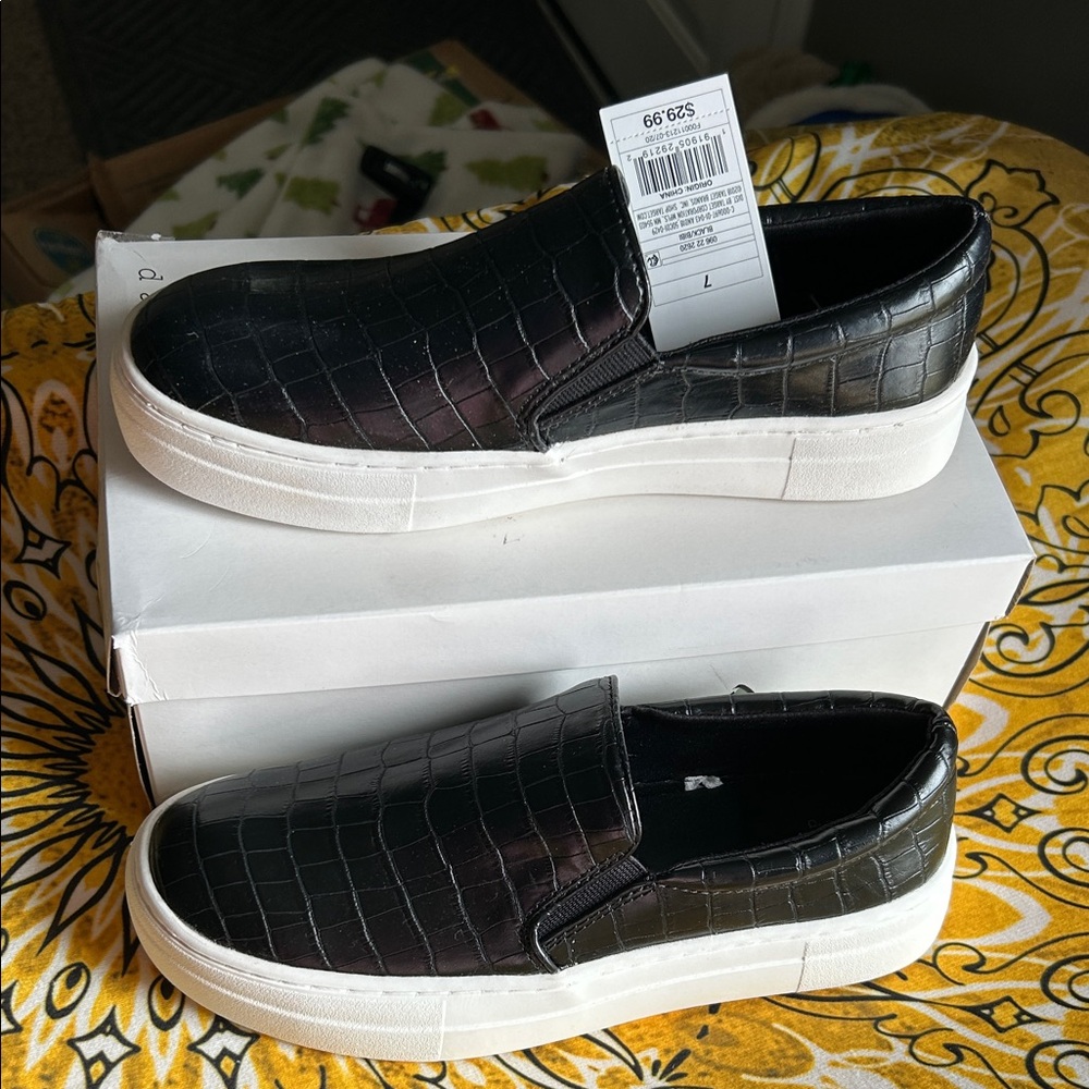 a new day Black Crocodile Pattern Loafers